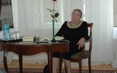 Lucyna Janik w czasie promocji książki "Powroty" w 2013 r.