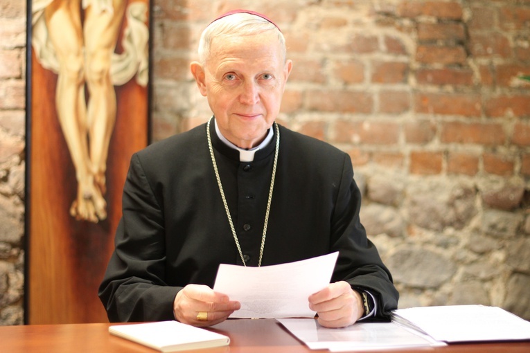 Biskup Piotr Libera w obiektywie "Gościa Płockiego"