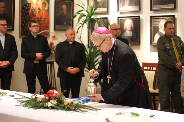 Biskup Piotr Libera w obiektywie "Gościa Płockiego"