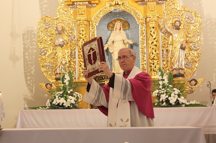 Biskup Piotr Libera w obiektywie "Gościa Płockiego"