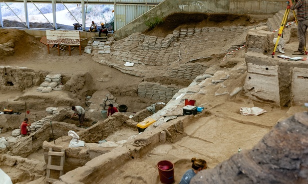 Oman: Polscy archeolodzy odkryli grę planszową sprzed ponad 4 tys. lat