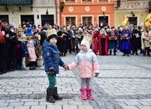 Orszak cieszył się dużym zainteresowaniem zarówno ze strony starszych, jak i dzieci.