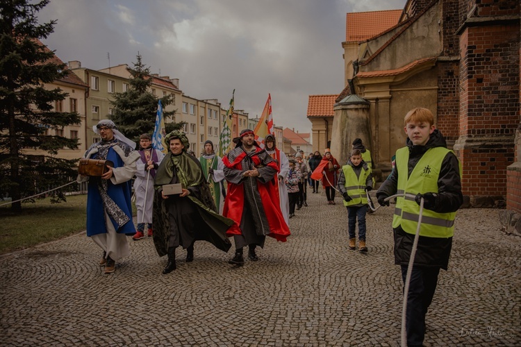 Orszak Trzech Króli 2022 w Środzie Śląskiej