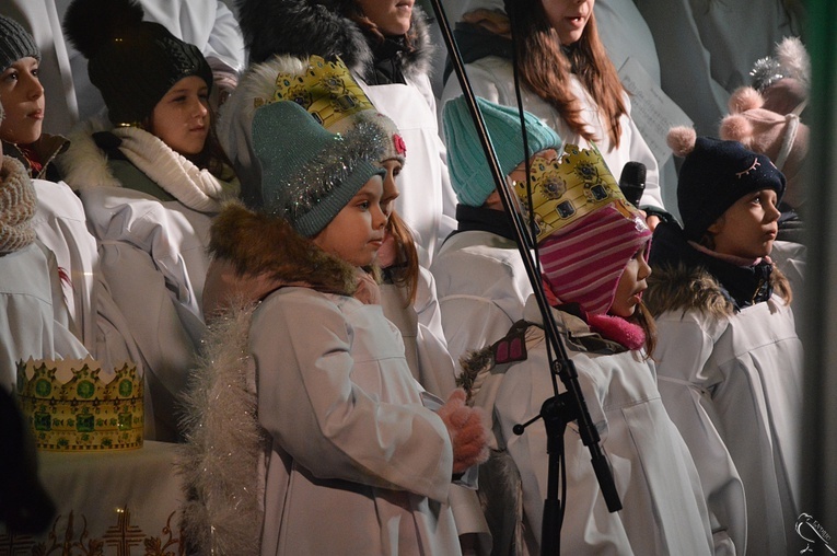 Rodzina "Sygnału Miłosierdzia" zagrała z dziećmi koncert kolęd