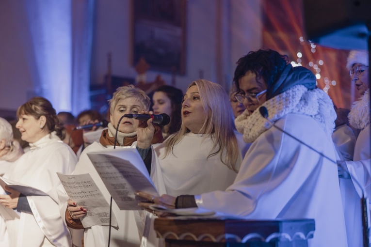 Rodzina "Sygnału Miłosierdzia" zagrała z dziećmi koncert kolęd