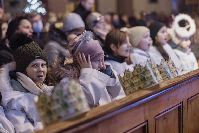 Rodzina "Sygnału Miłosierdzia" zagrała z dziećmi koncert kolęd