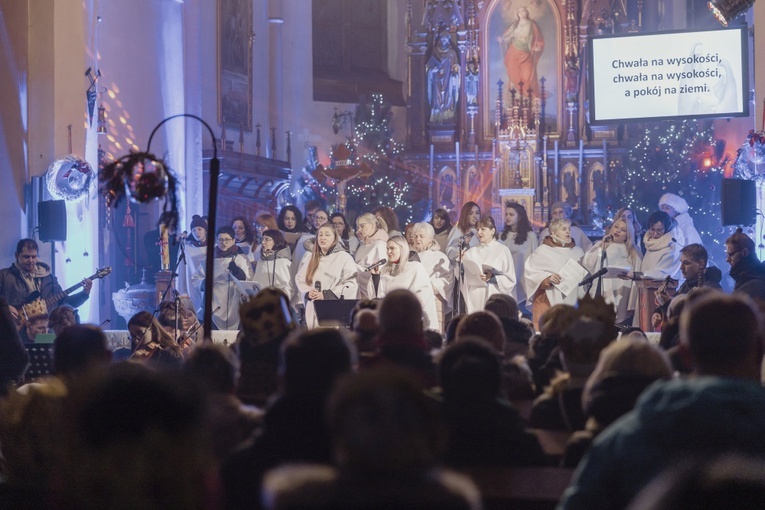 Rodzina "Sygnału Miłosierdzia" zagrała z dziećmi koncert kolęd