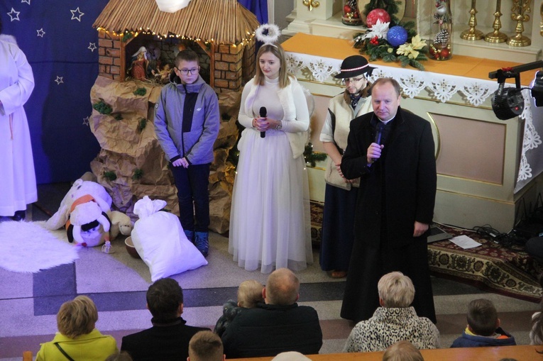 Radomyśl Wielki. Jasełka personelu Ochronki św. Józefa