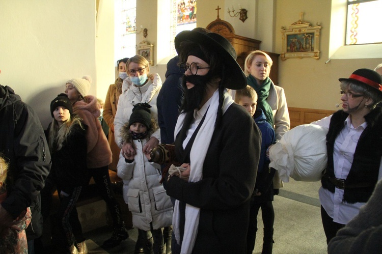 Radomyśl Wielki. Jasełka personelu Ochronki św. Józefa