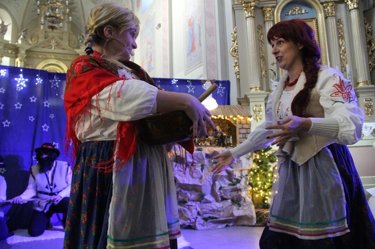 Radomyśl Wielki. Jasełka personelu Ochronki św. Józefa