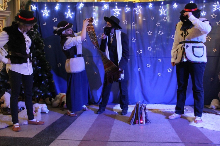 Radomyśl Wielki. Jasełka personelu Ochronki św. Józefa