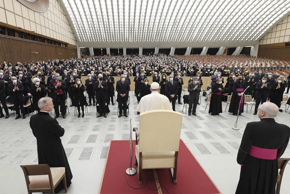 Papież: od Jezusa uczymy się, jak być człowiekiem 