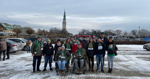 Kibice Śląska Wrocław uczestniczyli w pielgrzymce na Jasną Górę. "Jesteśmy świętym Kościołem grzeszników"