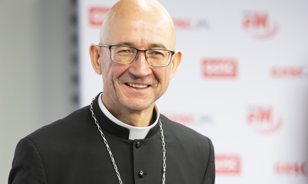 Abp Galbas: Wbrew istniejącym lękom, celem synodu nie jest zmiana doktryny Kościoła. "Poziom emocji jest bardzo duży"