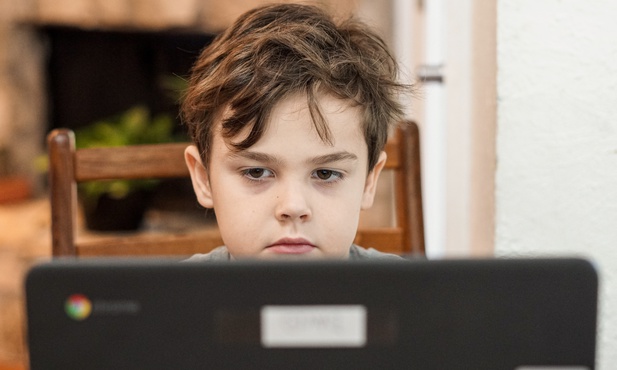 Czy Brytyjczycy ochronią dzieci przed pornografią?