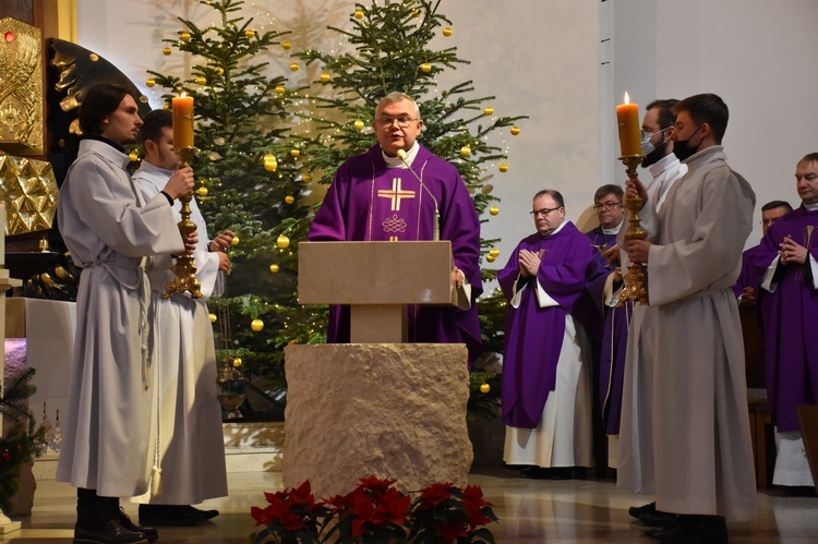 Pożegnanie śp. ks. Rafała Saramy