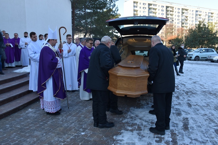 Pożegnanie śp. ks. Rafała Saramy