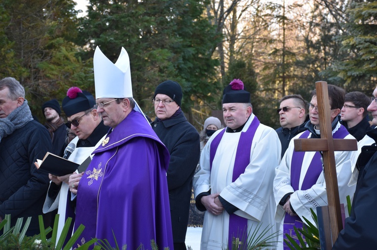 Pożegnanie śp. ks. Rafała Saramy