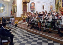 Staropolskie kolędy zabrzmiały w kolegiacie pw. św. Bartłomieja w Opocznie.