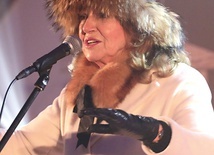 Halina Frąckowiak zaśpiewała Jezusowi.
