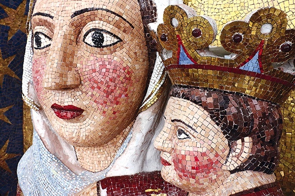 O przywiązaniu malborczyków do Matki Bożej świadczy bogaty kult maryjny, ale także przeprowadzona w 2016 r. rekonstrukcja monumentalnej figury, która z zamku czuwa nad miejscowością.