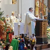 ▲	Diakon uroczyście obwieścił Rok Jubileuszowy ogłoszony przez biskupa opolskiego.