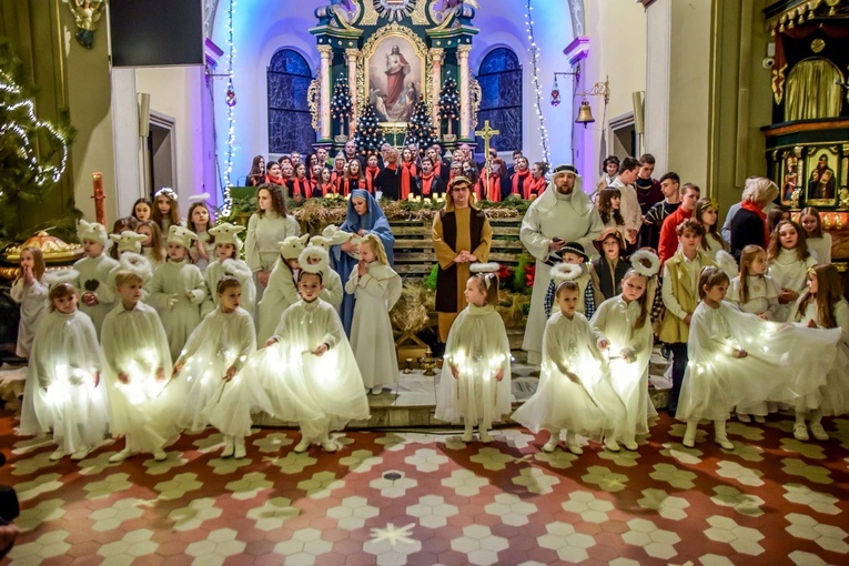 Rybnik-Niedobczyce. Jasełka w parafii NSPJ