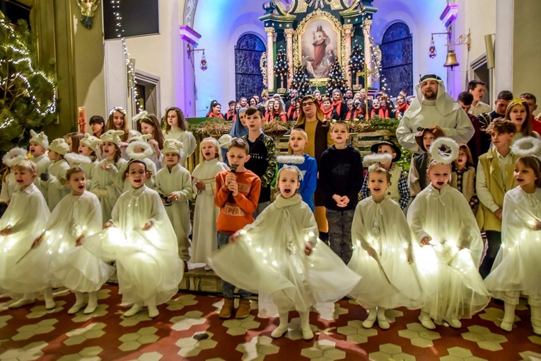 Rybnik-Niedobczyce. Jasełka w parafii NSPJ