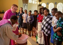 Papieskie Dzieła Misyjne wspierają misje i starają się pobudzić ducha misyjnego w Kościele.