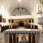 Krzywy kościół w Karwinie