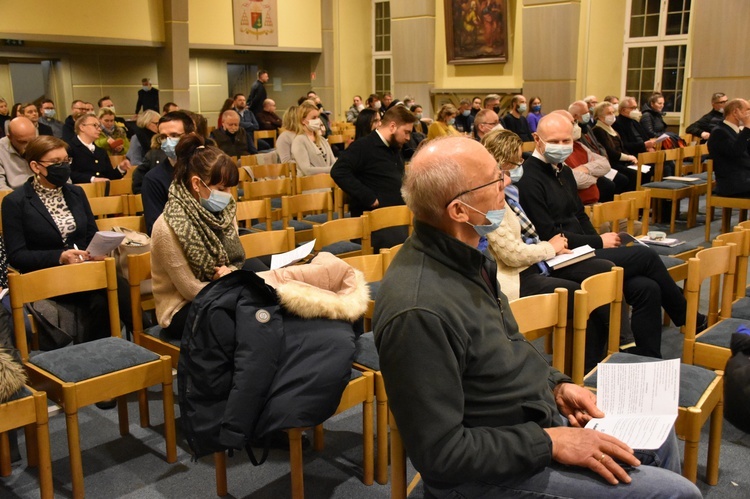 Abp Tadeusz Wojda spotkał się z delegatami synodalnymi