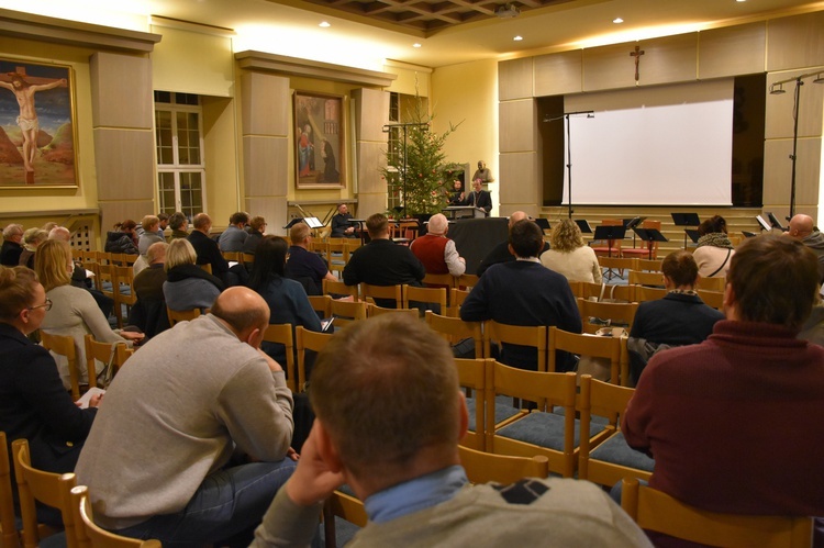 Abp Tadeusz Wojda spotkał się z delegatami synodalnymi