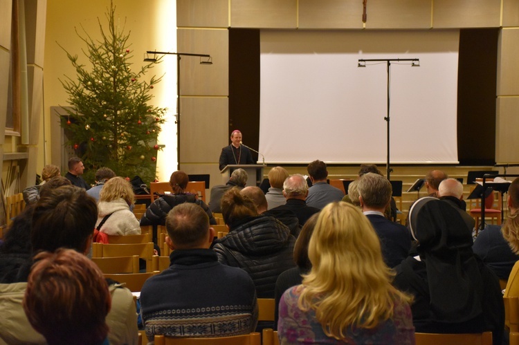 Abp Tadeusz Wojda spotkał się z delegatami synodalnymi