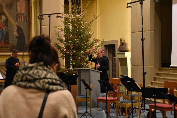 Abp Tadeusz Wojda spotkał się z delegatami synodalnymi