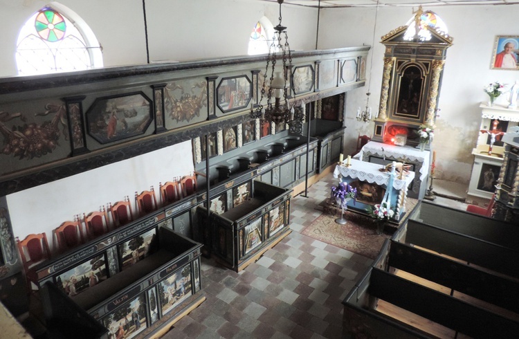 Wnętrze świątyni po renowacji