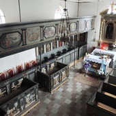 Wnętrze świątyni po pracach renowacyjnych.