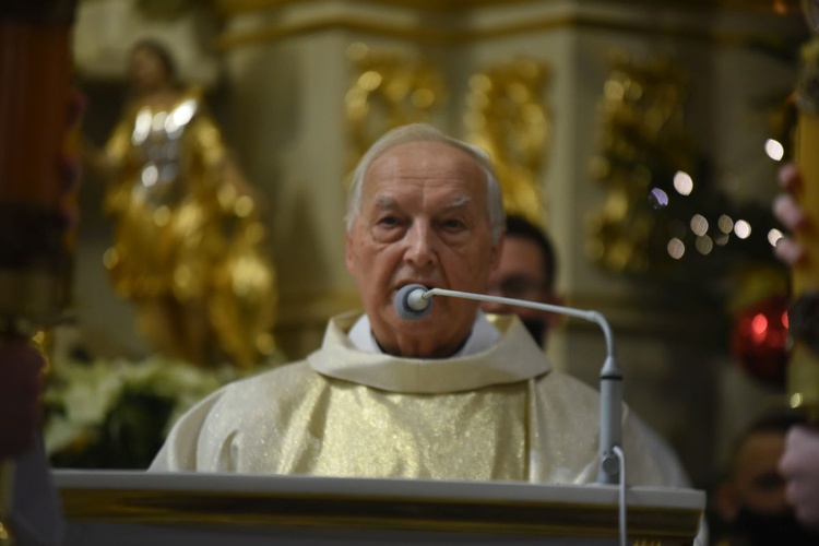 Blask ołtarza w mieleckiej bazylice