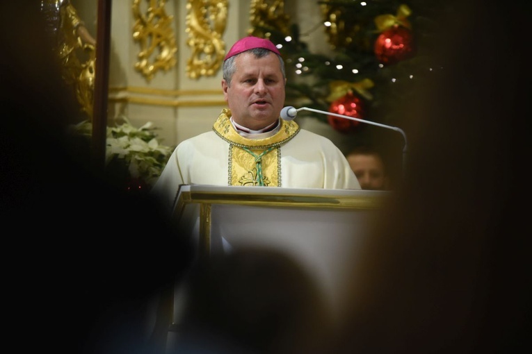 Blask ołtarza w mieleckiej bazylice