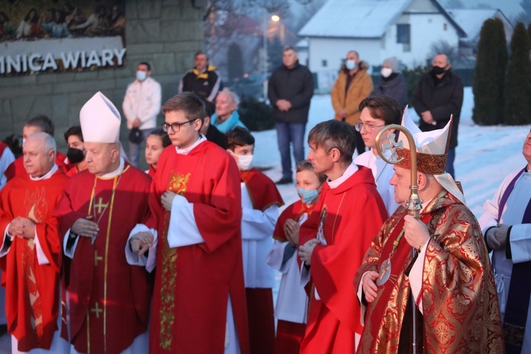 Ostatnie pożegnanie śp. ks. kan. Tadeusza Krzyżaka w Bystrej Krakowskiej