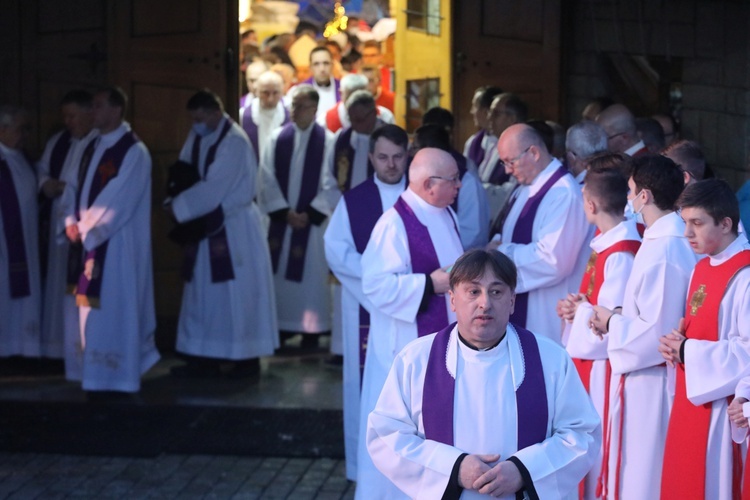 Ostatnie pożegnanie śp. ks. kan. Tadeusza Krzyżaka w Bystrej Krakowskiej