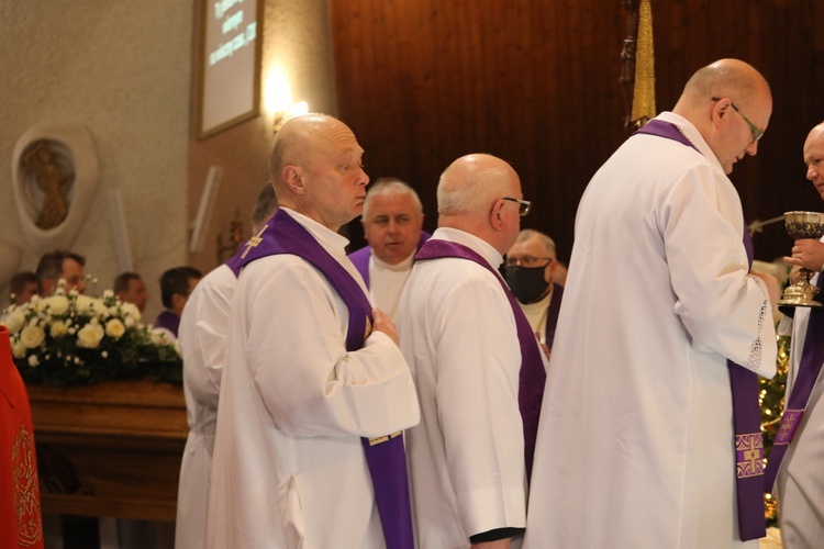 Ostatnie pożegnanie śp. ks. kan. Tadeusza Krzyżaka w Bystrej Krakowskiej