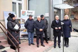 Oddanie do użytku windy w niżańskiej poradni.