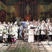 Koncert w wykonaniu dwóch scholi parafialnych – młodszej i starszej.