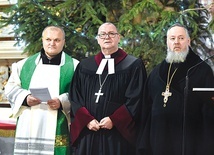 Ksiądz Jarosław Lipniak, ks. bp Waldemar Pytel oraz ks. Piotr Nikolski (od lewej) na pewno zgadzają się w jednym – Świdnica może służyć za wzór dialogu międzywyznaniowego.