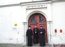 ▲	Kirkut odwiedził biskup legnicki.