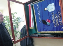 ▲	Sztandar po zlikwidowanym gimnazjum otrzymał ich macierzysty zakon. 