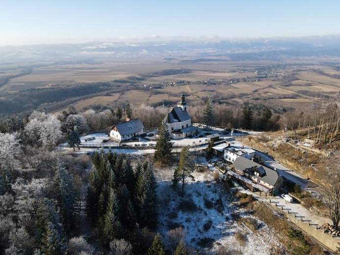 Sanktuarium Maryjne Górze Iglicznej w Sudetach