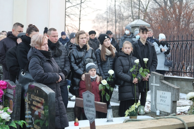 Ostatnie pożegnanie śp. ks. kan. Tadeusza Krzyżaka w Bielsku-Białej Hałcnowie