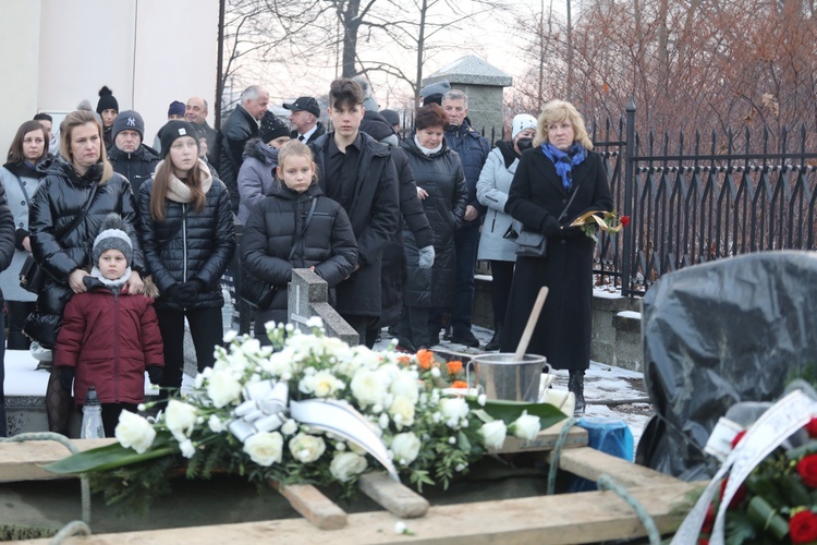 Ostatnie pożegnanie śp. ks. kan. Tadeusza Krzyżaka w Bielsku-Białej Hałcnowie