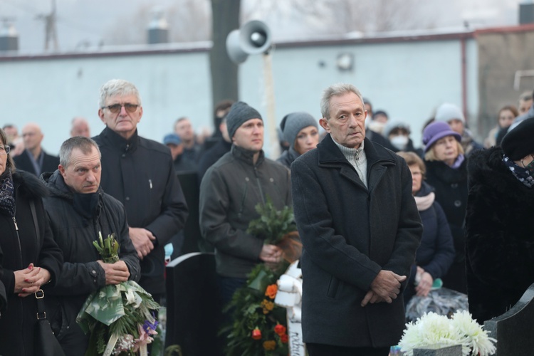 Ostatnie pożegnanie śp. ks. kan. Tadeusza Krzyżaka w Bielsku-Białej Hałcnowie